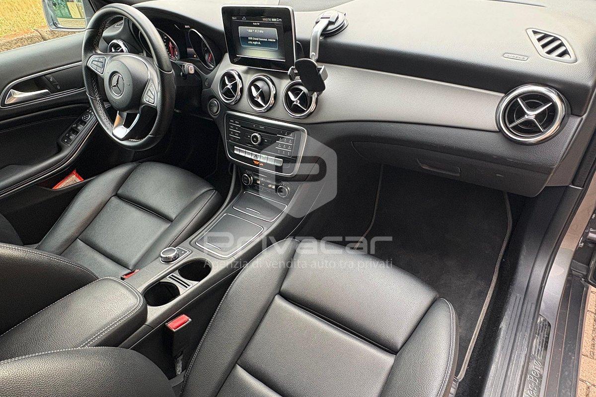 MERCEDES GLA 200 d Automatic Sport
