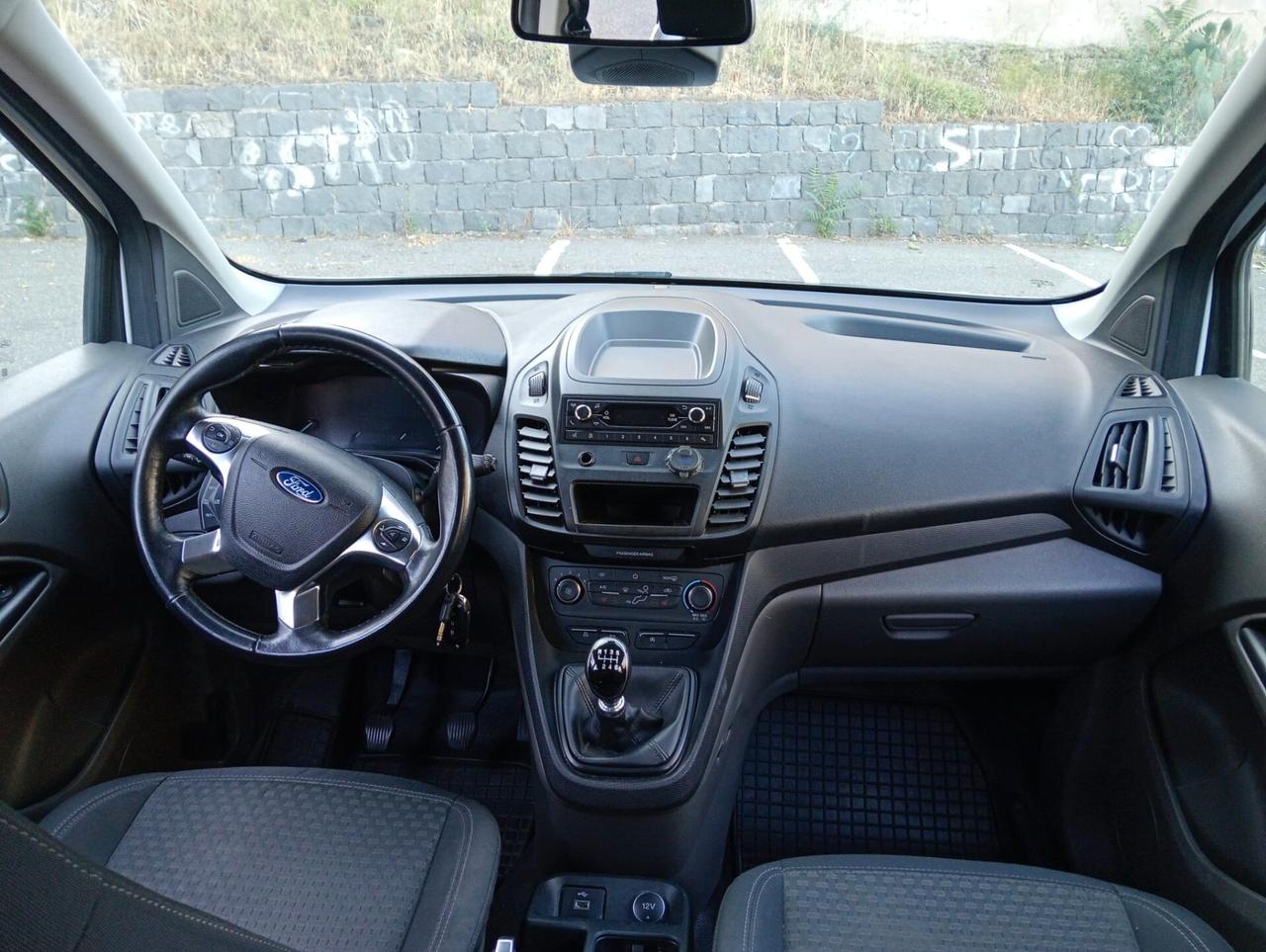 Ford Transit Connect Pianale ribassato con rampa disabili carrozzina
