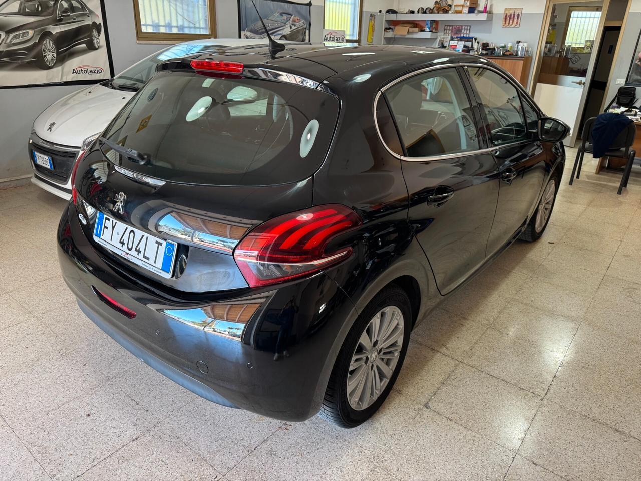 Peugeot 208 1.2 cc. GPL 82 cv. Allure NAVIGATORE