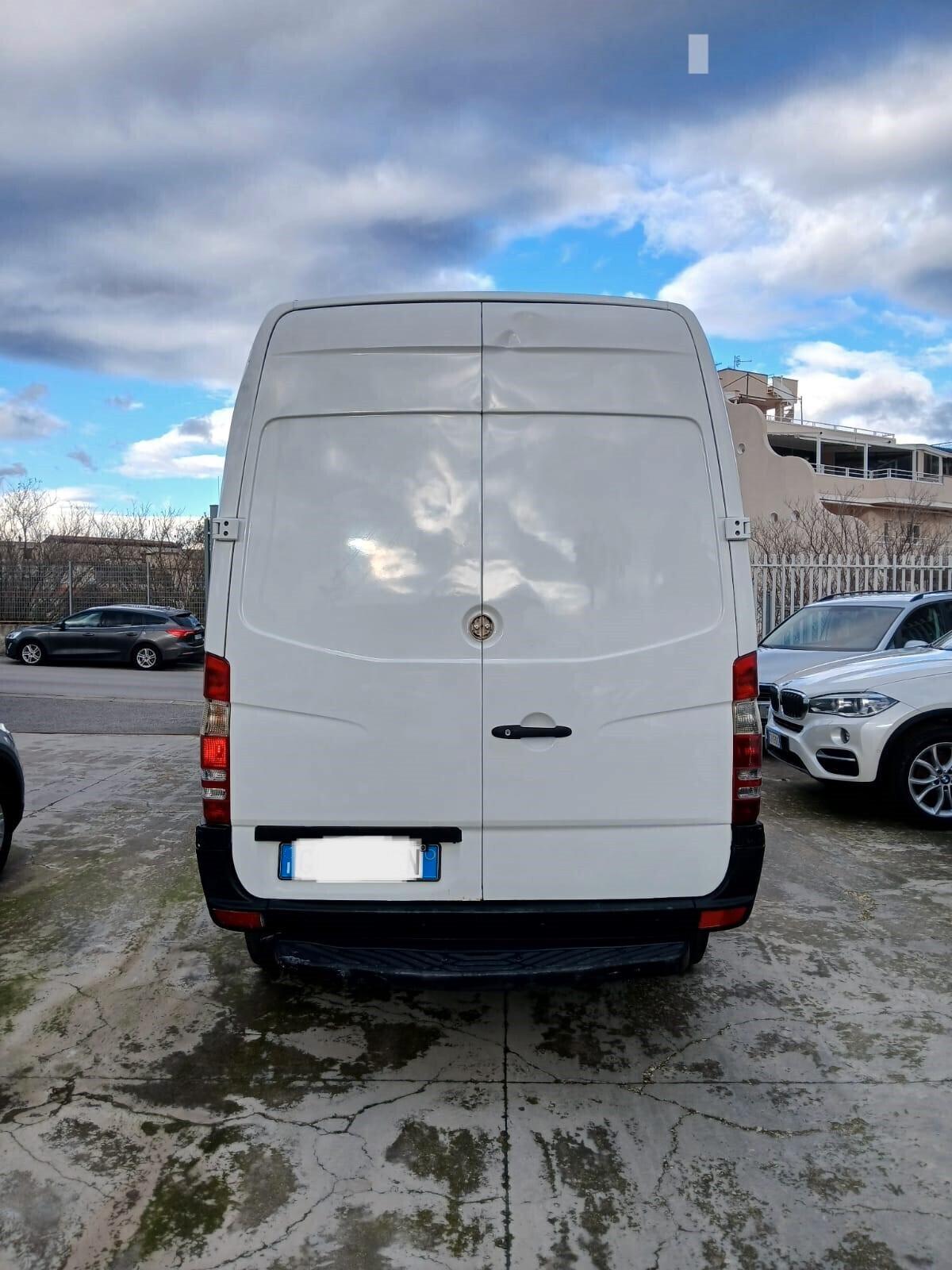 Mercedes-Benz Sprinter 318 CDI F37/35