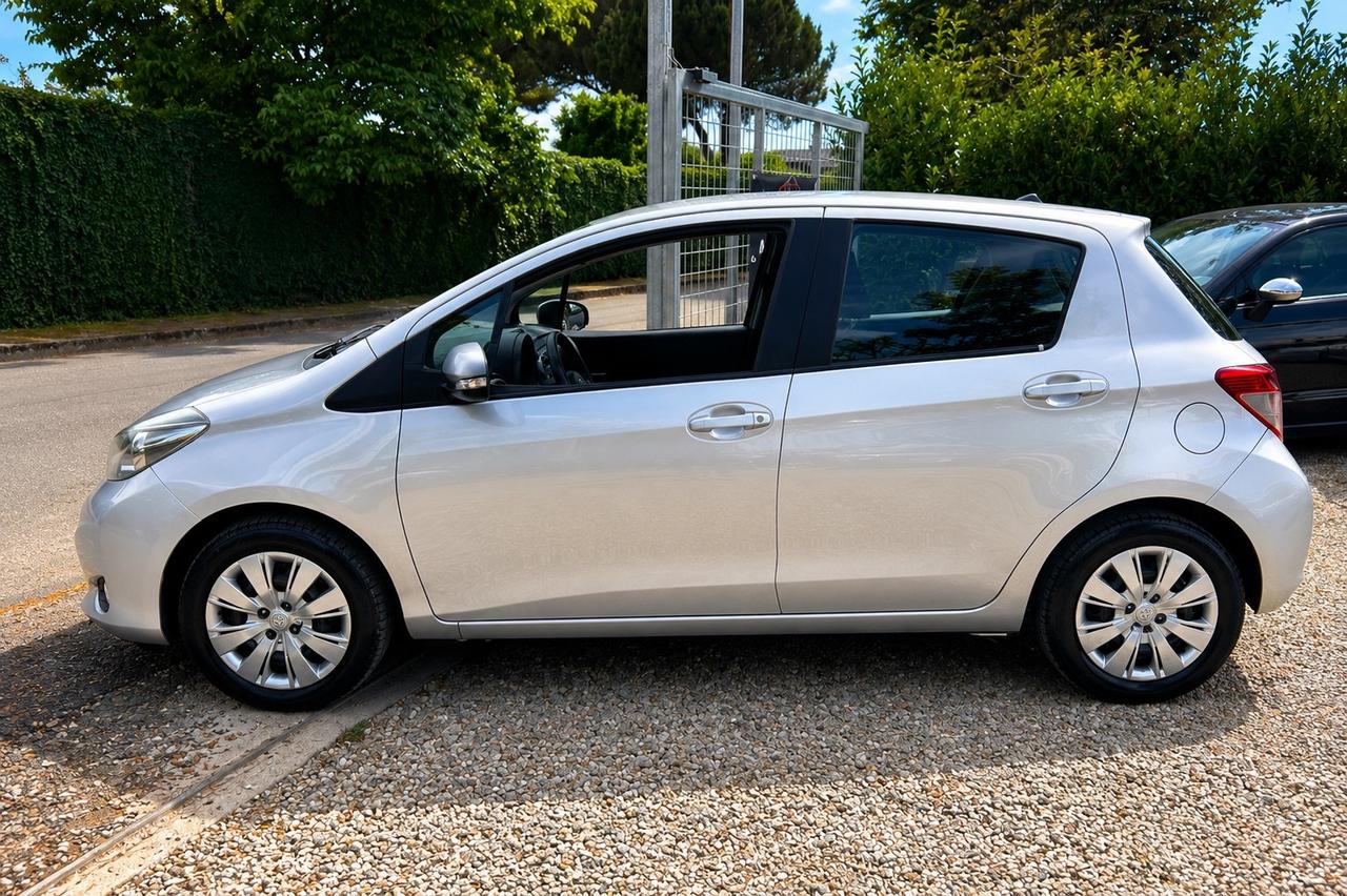 Toyota Yaris 1.0 5 porte Lounge