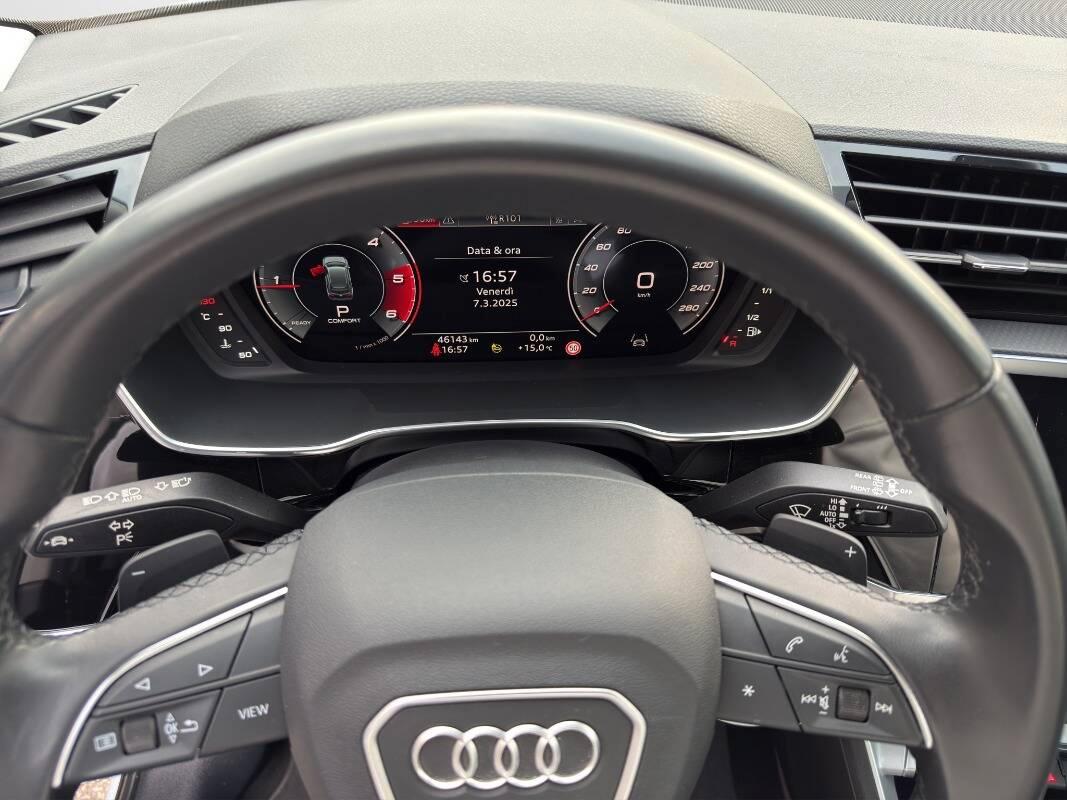 Audi Q3 2.0 150cv Business Advanced s-tronic TUA A 527 MENSILE