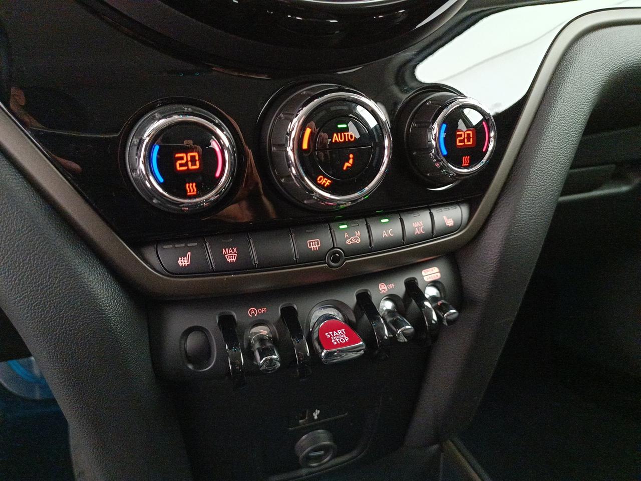 MINI Mini Countryman 1.5 Cooper Essential auto