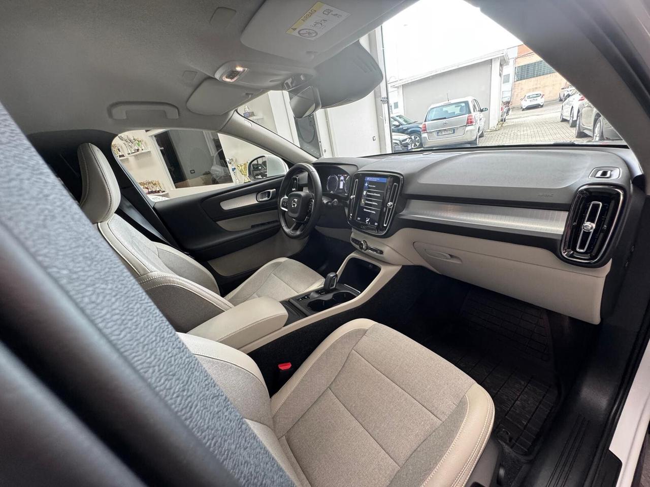 Volvo XC40 D4 AWD Geartronic Momentum