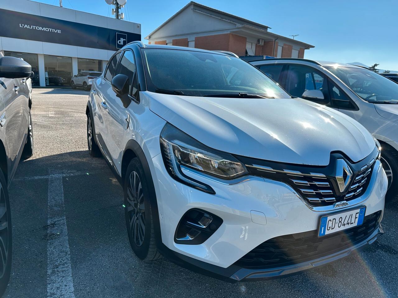 Renault Captur Plug-in Hybrid E-Tech 160 CV Initiale Paris