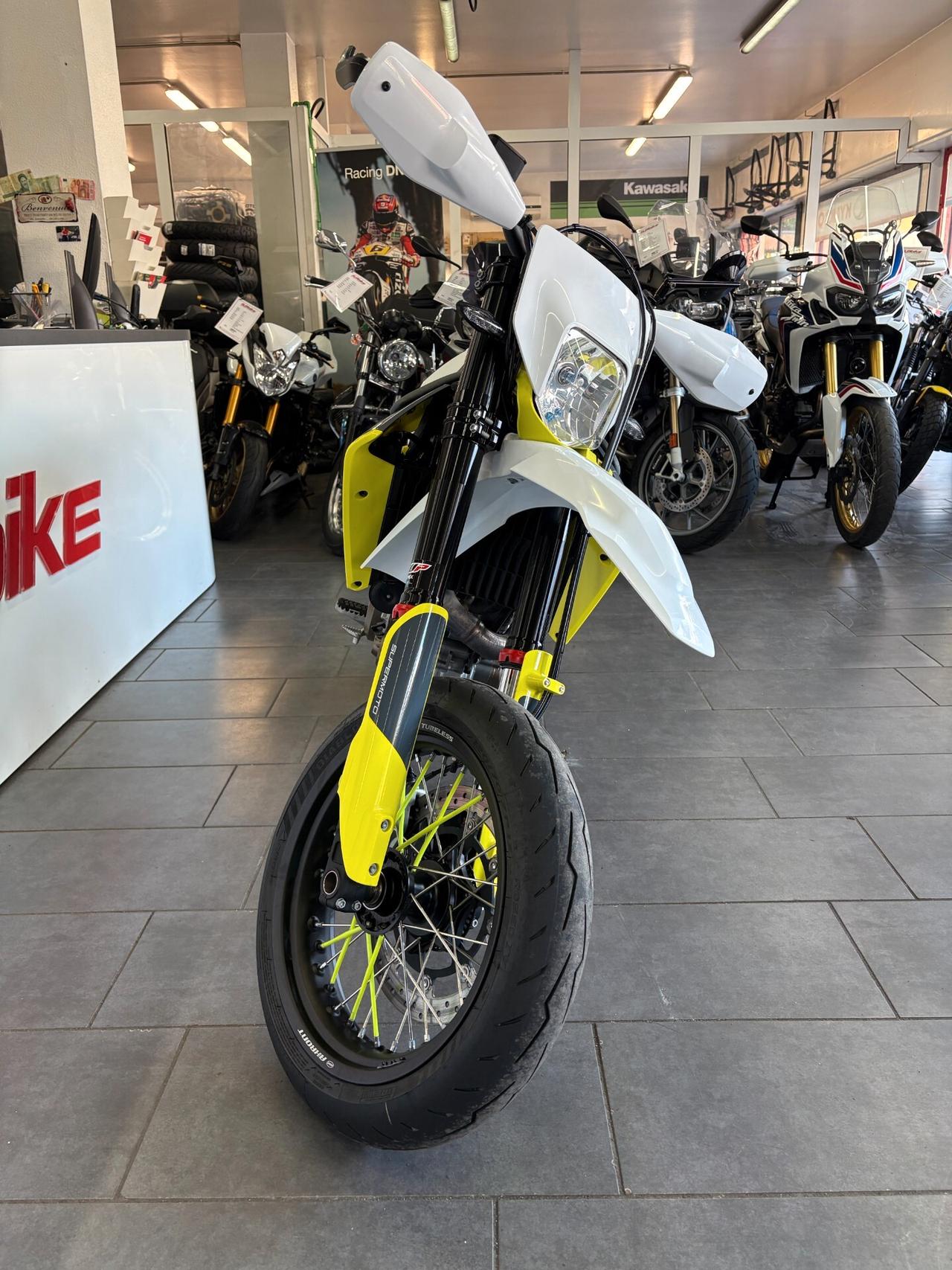Husqvarna 701 Supermoto