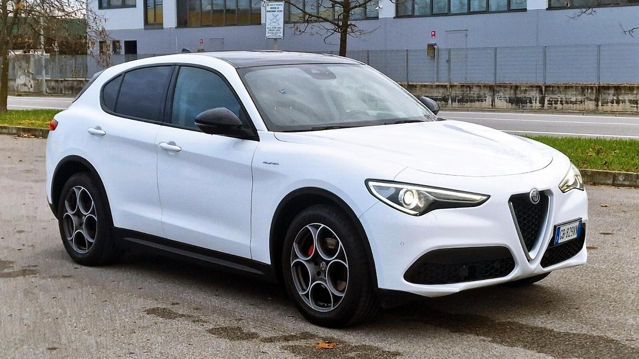 Alfa Romeo Stelvio 2.2 Turbodiesel 160 CV AT8 RWD Super