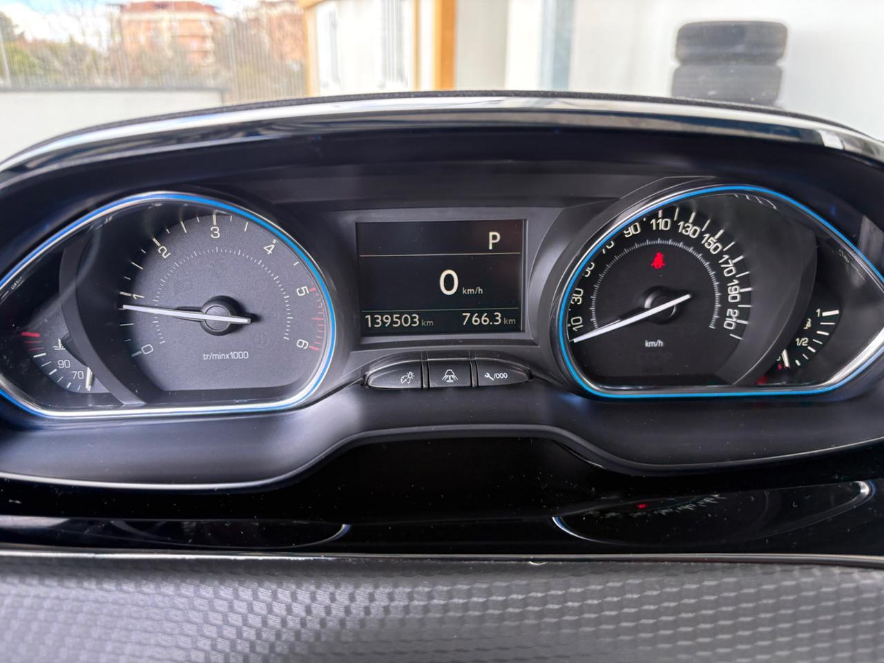 Peugeot 2008 BlueHDi 120 EAT6 S&S Allure