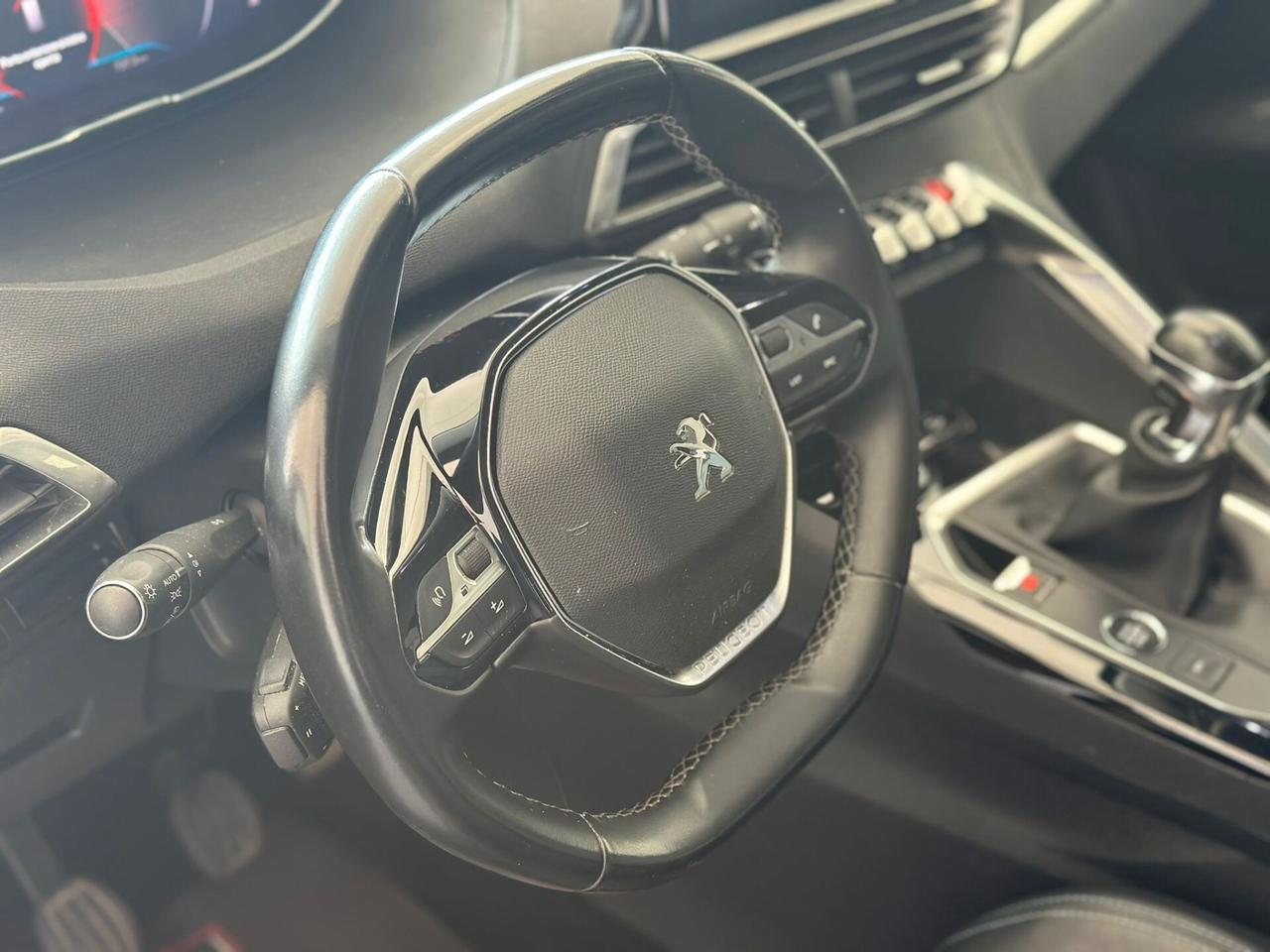 Peugeot 5008 BlueHDi 130 S&S Allure Pack 2022