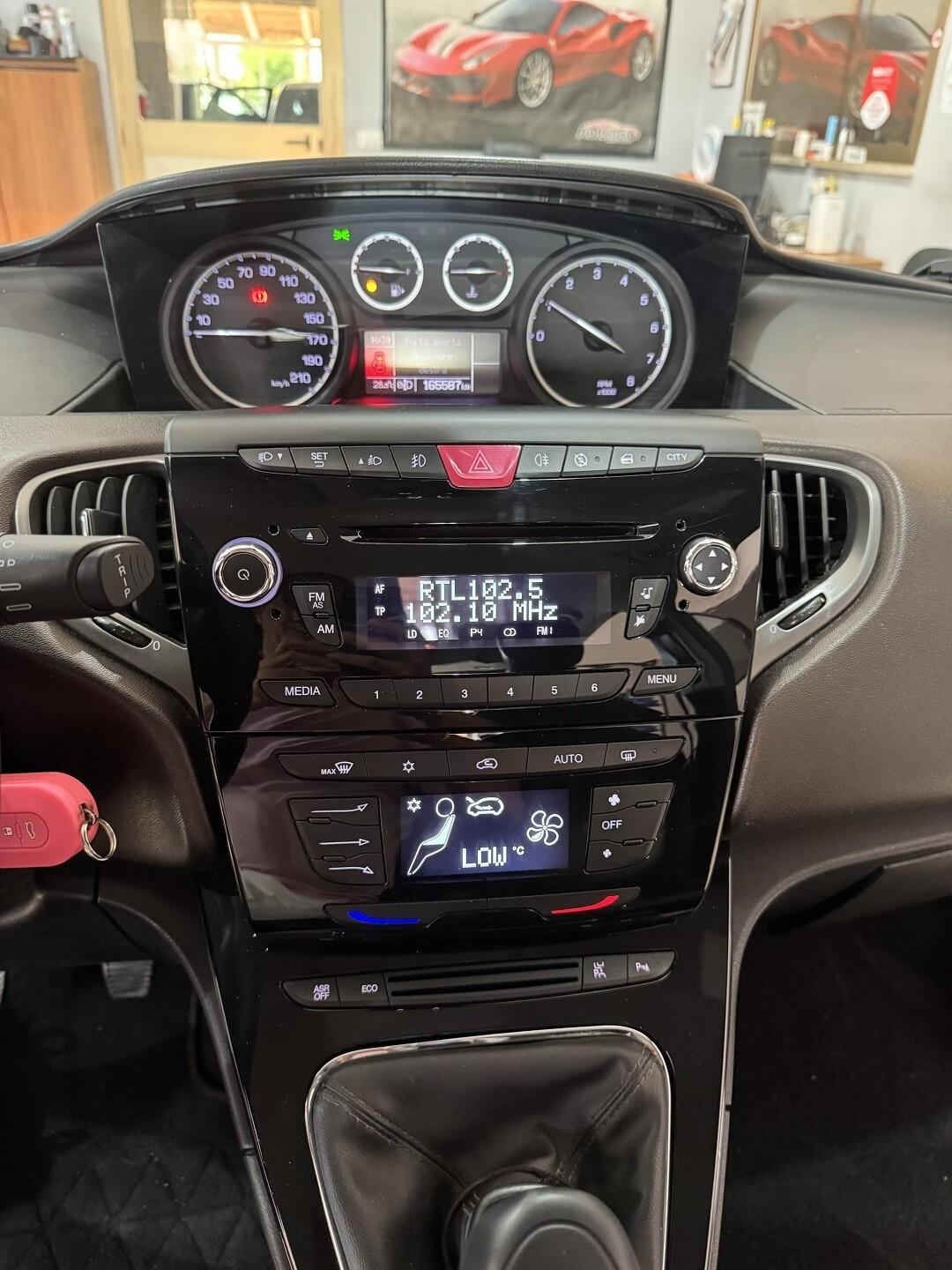 LANCIA YPSILON 900 T.Air