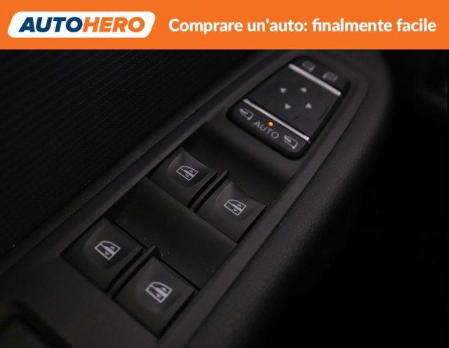 RENAULT Clio TCe 12V 90 CV 5 porte Moschino Zen