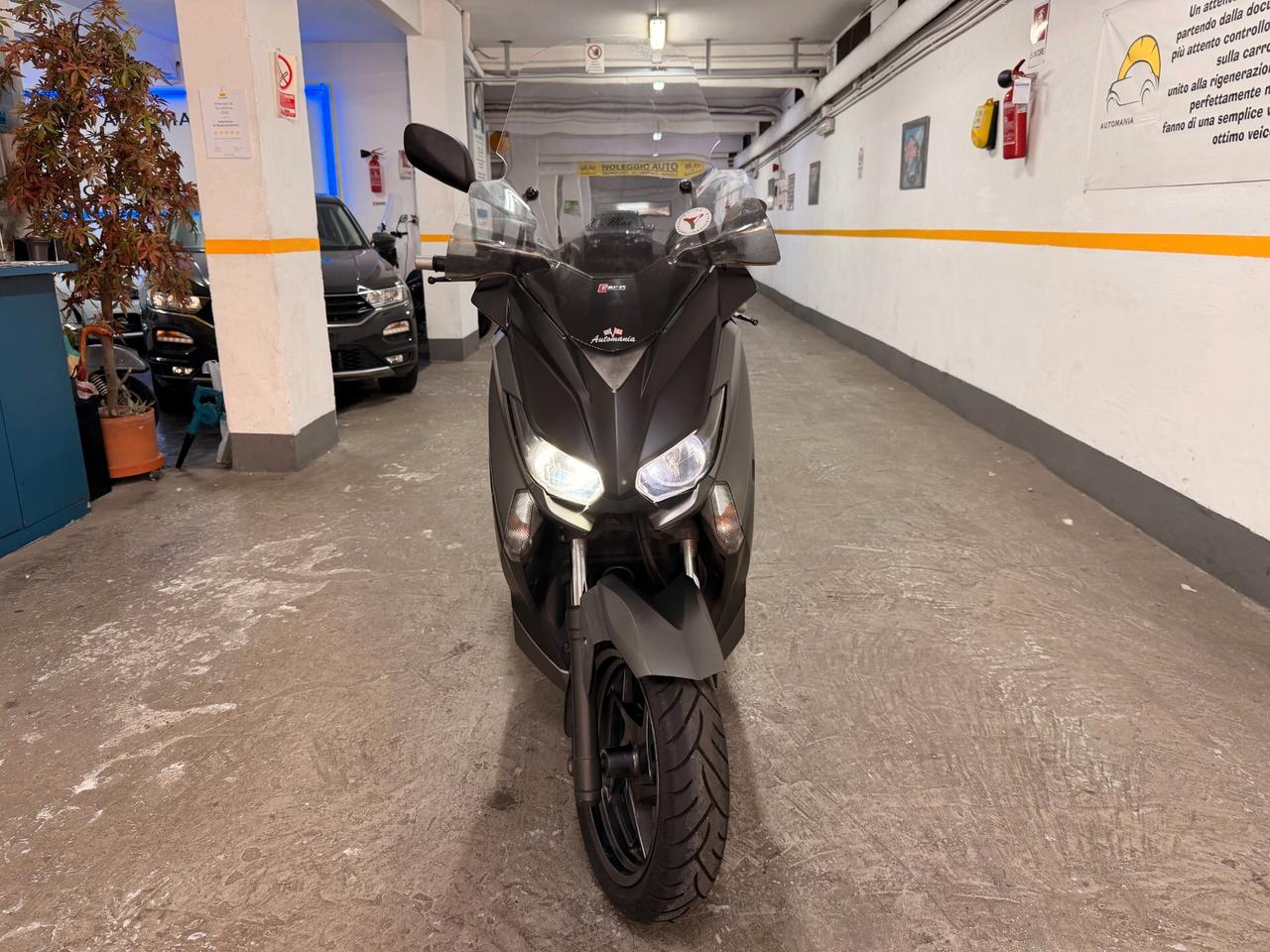 Yamaha X-Max 250