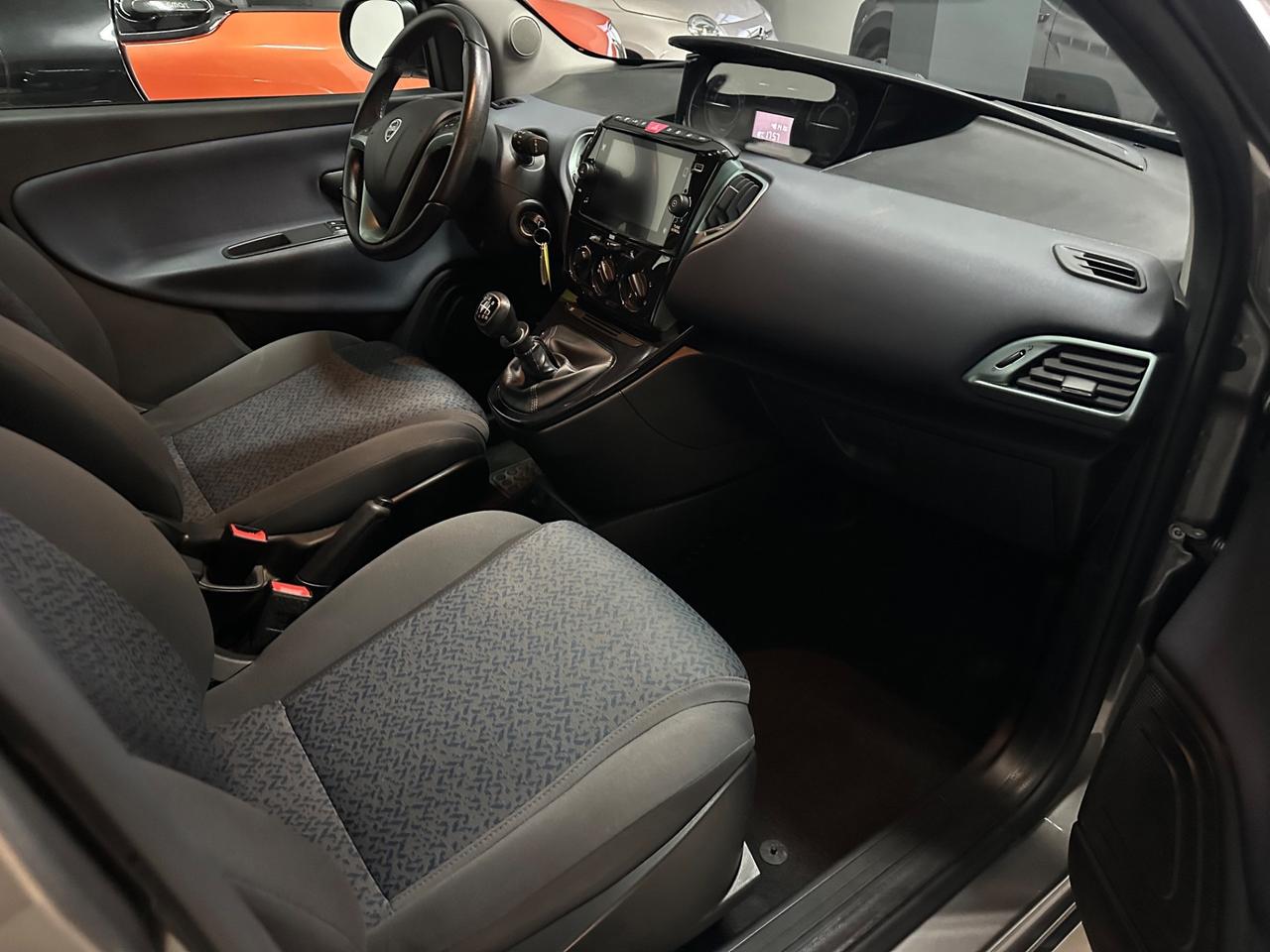 Lancia Ypsilon 1.0 FireFly 5 porte S&S Hybrid Alberta Ferretti