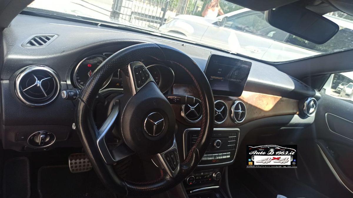 MERCEDES - Classe GLA - GLA 200 d Automatic 4Matic Premium