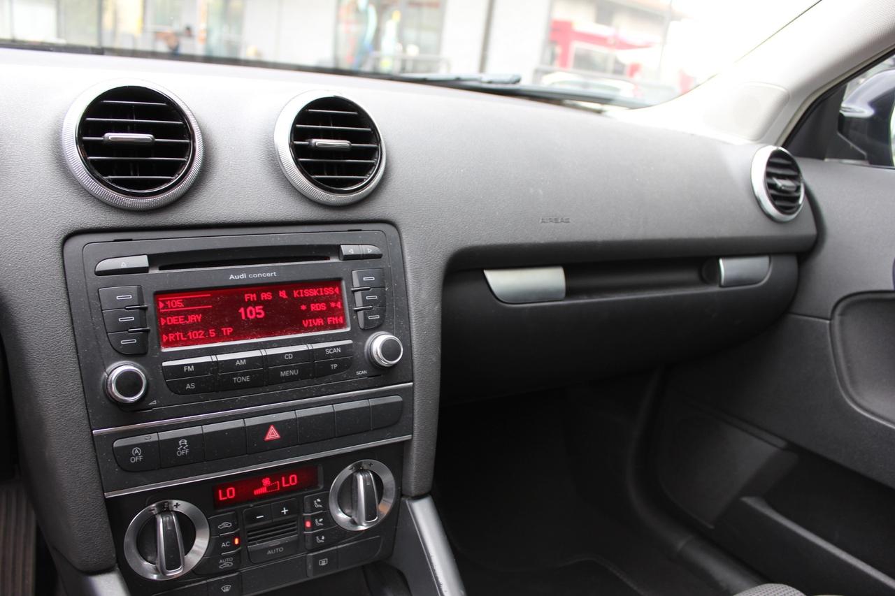 Audi A3 SPB 1.6 TDI 105 CV S-LINE