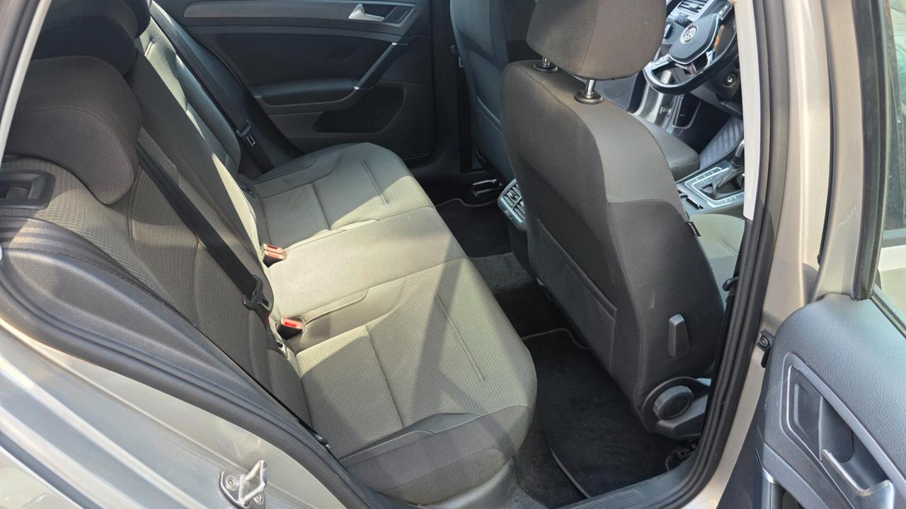 Volkswagen Golf 1.5 TGI DSG 5p. Trendline BlueMotion Technology