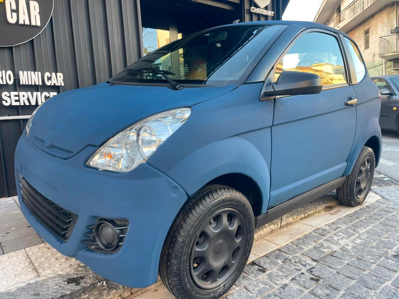 Aixam City min blu matt pronta consegna