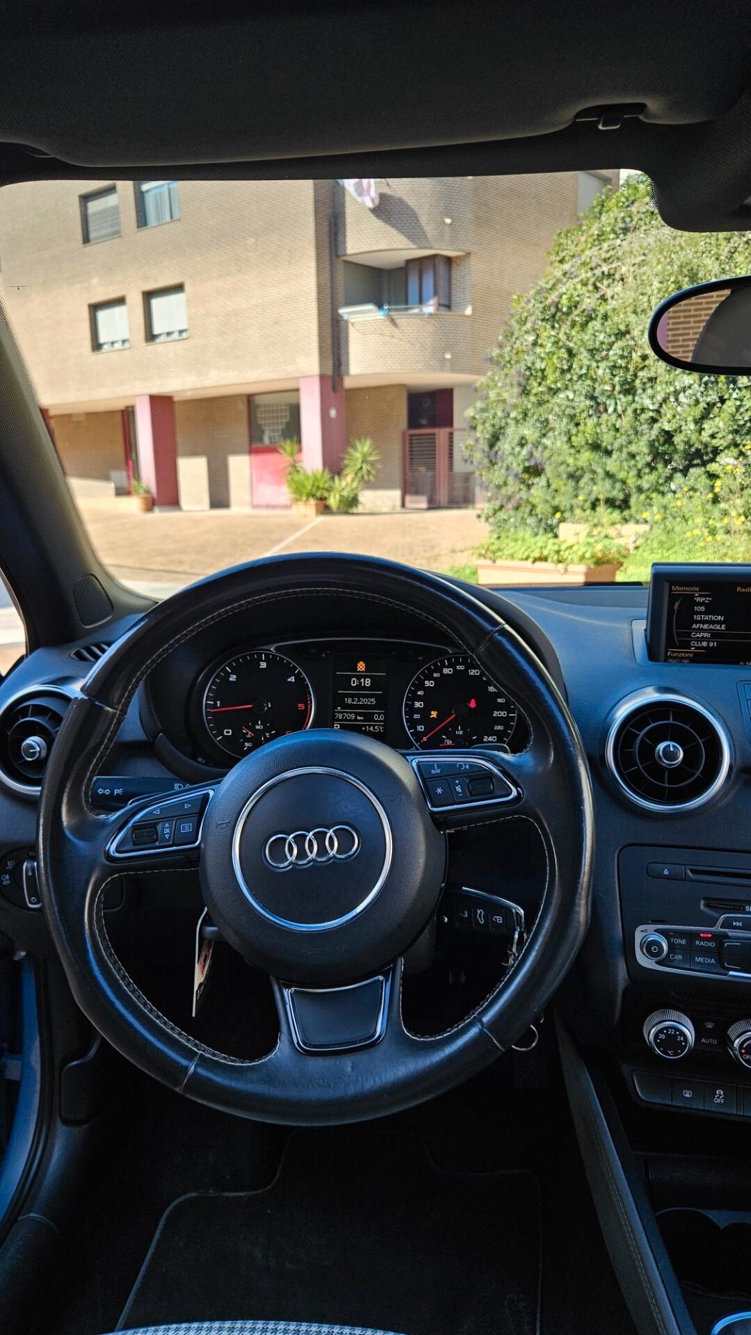 Audi A1 1.6 TDI S tronic Attraction