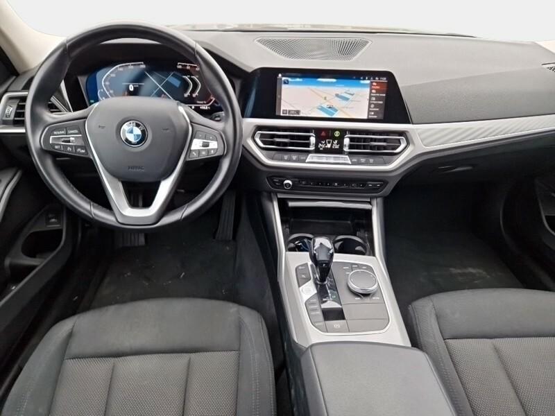 BMW 318 48V Business Advantage Touring auto