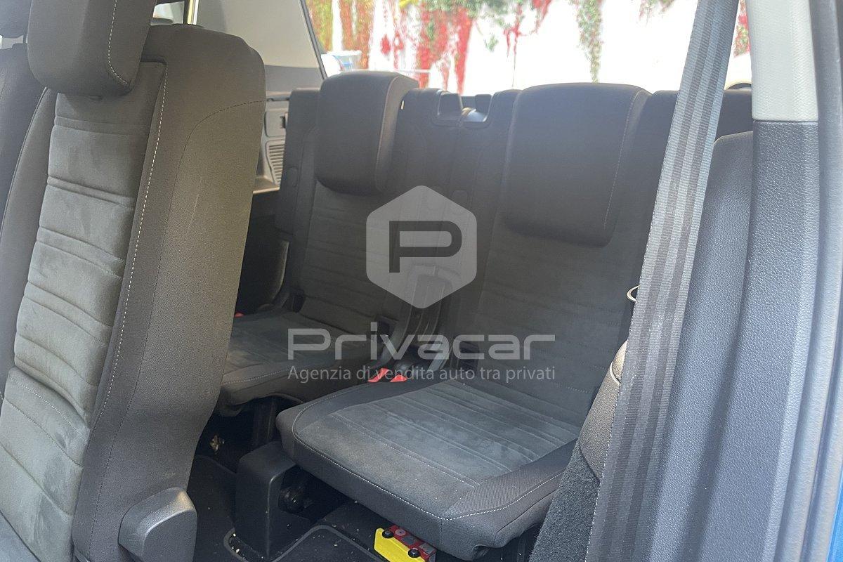 VOLKSWAGEN Touran 2.0 TDI 150 CV SCR DSG Executive BlueMotion Tech.