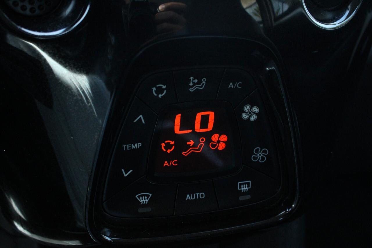 Toyota Aygo 1.0 VVT-i 69 CV 5 porte x-play