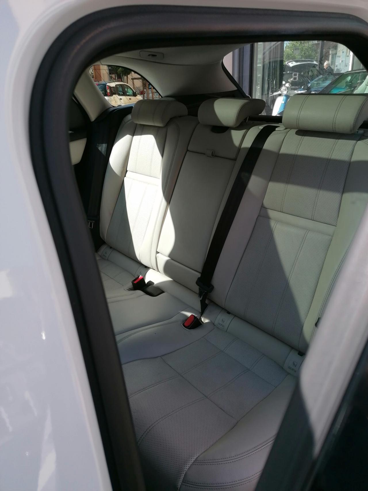 Land Rover Range Velar 2.0 TD4 180 CV R-Dynamic