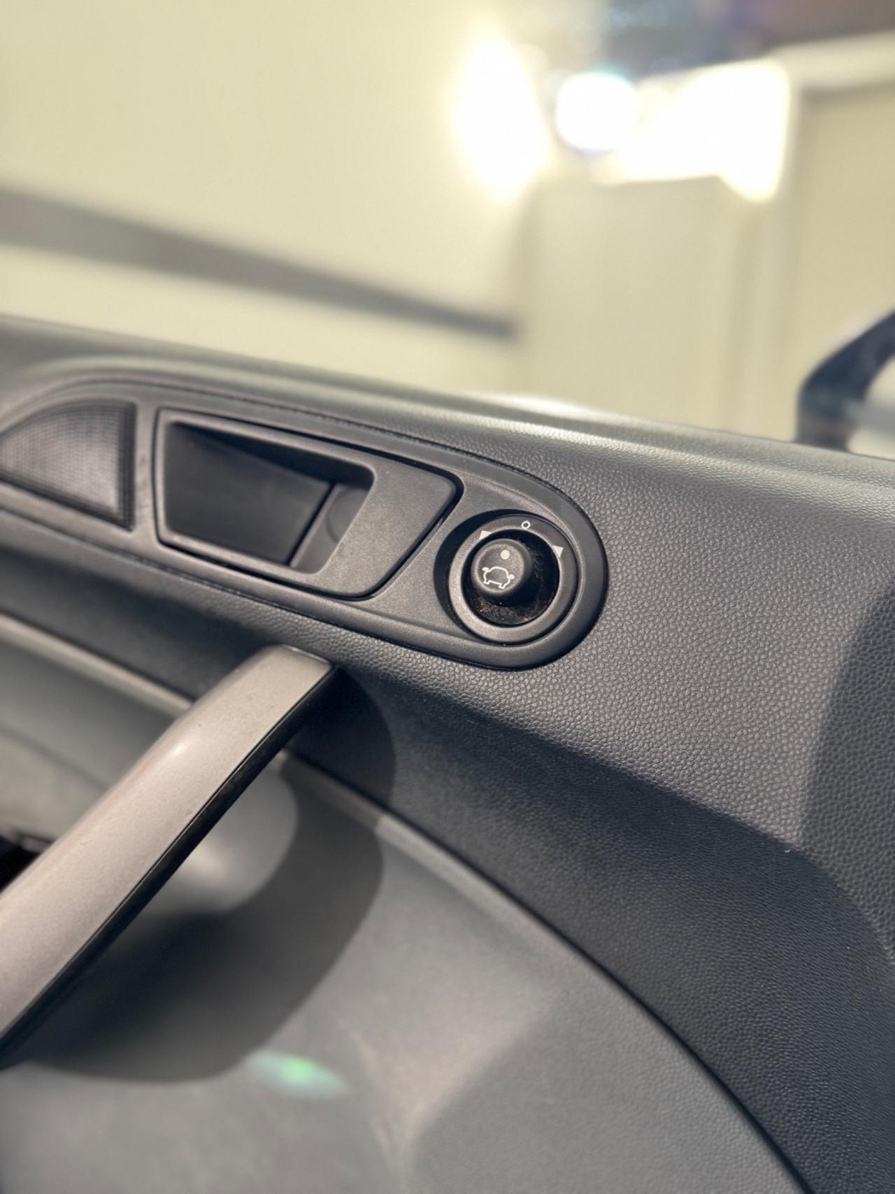 Ford Fiesta 1.2 82CV 3 porte Titanium