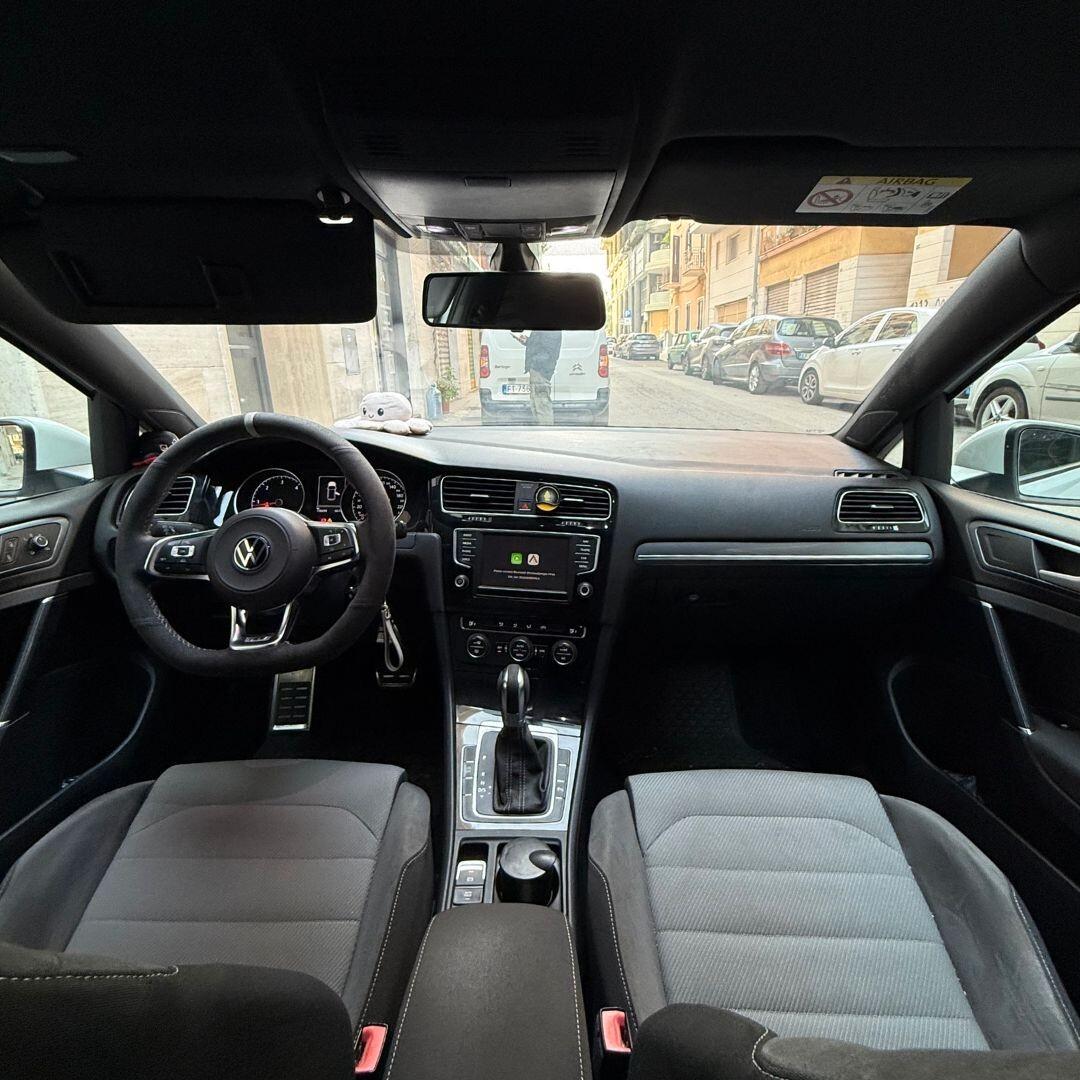 Volkswagen Golf 1.6 TDI 110cv allestimento R-Line