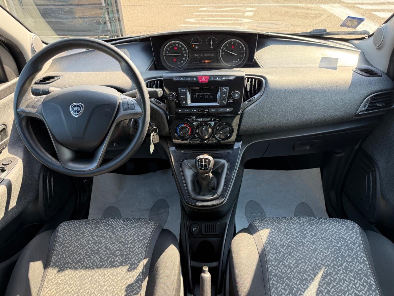 Lancia Ypsilon 1.2 69 CV 5 porte GPL Ecochic Black and Noir