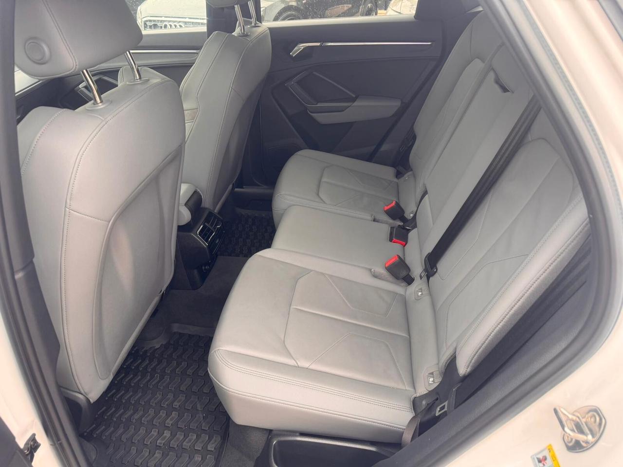 Audi Q3 Sportback 35 TDI quattro S line edition Tetto