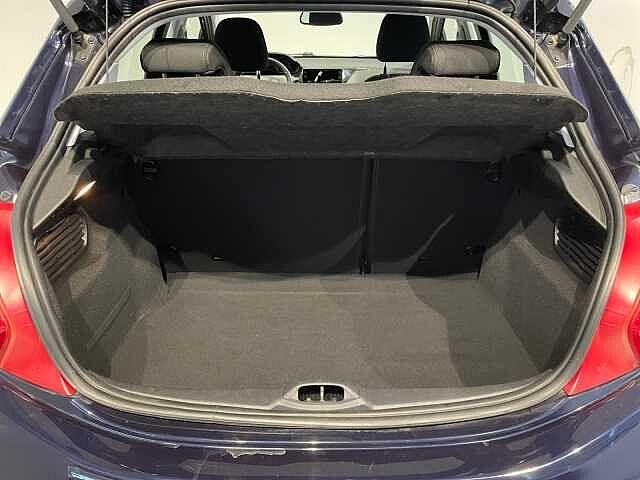 Peugeot 208 1.4HDI 68CV Allure - NEOPATENTATI