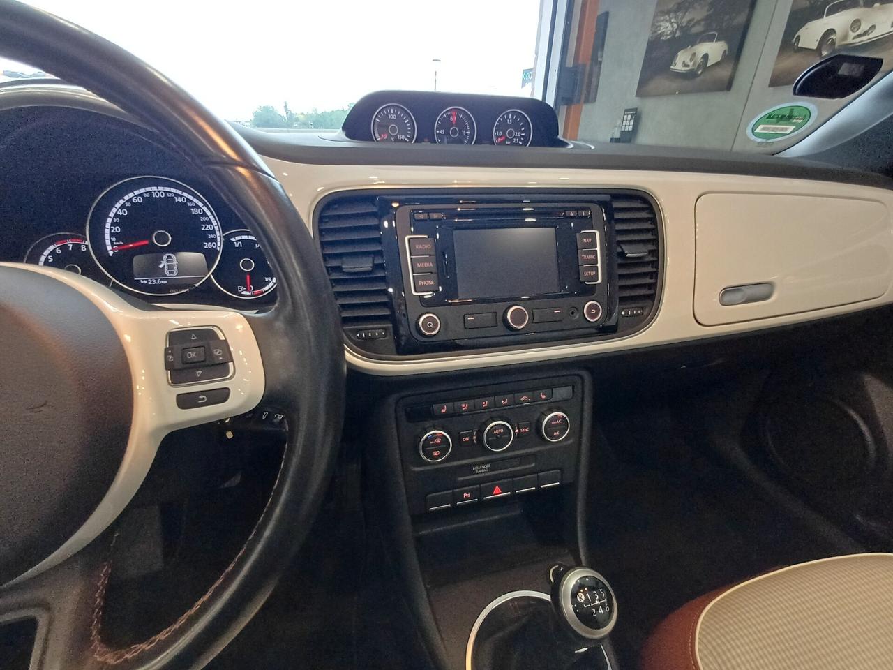 Volkswagen Maggiolino Cabrio 1.2 TSI CUP adatta a neopatentati