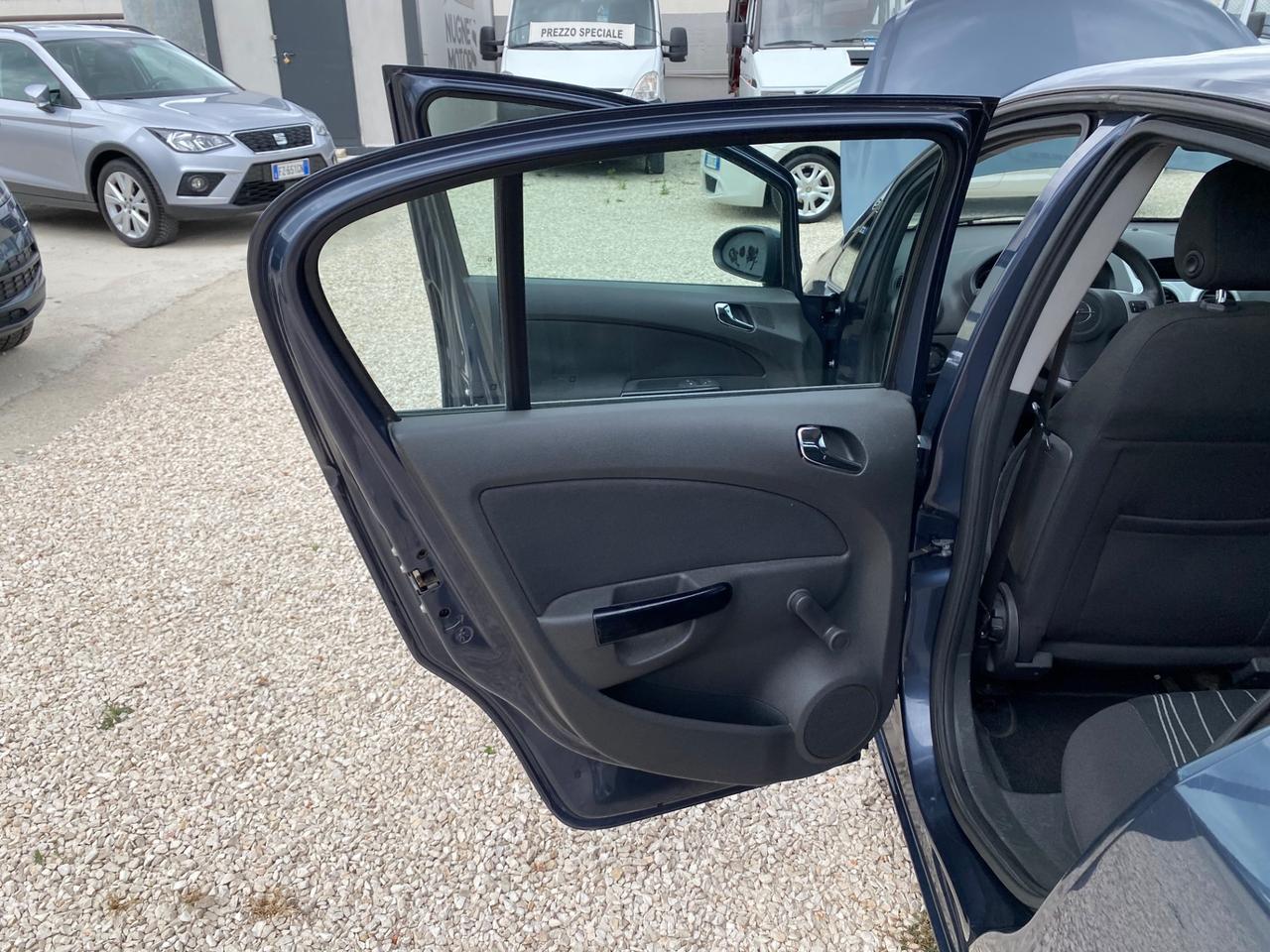 Opel Corsa 1.2 5 porte Cosmo