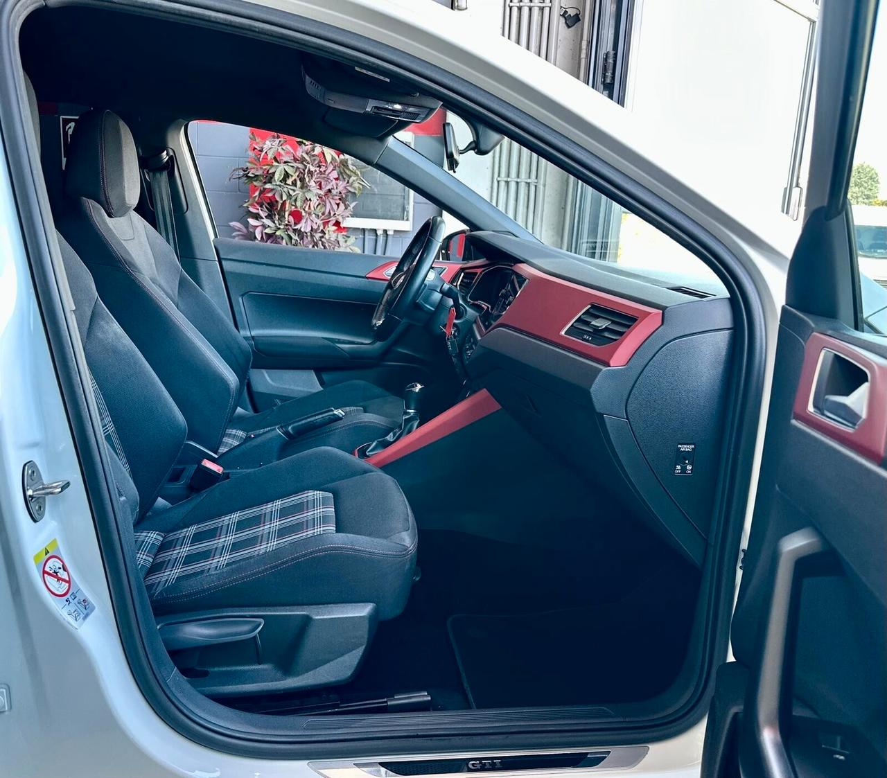 Volkswagen Polo 2.0 TSI DSG GTI BlueMotion Technology