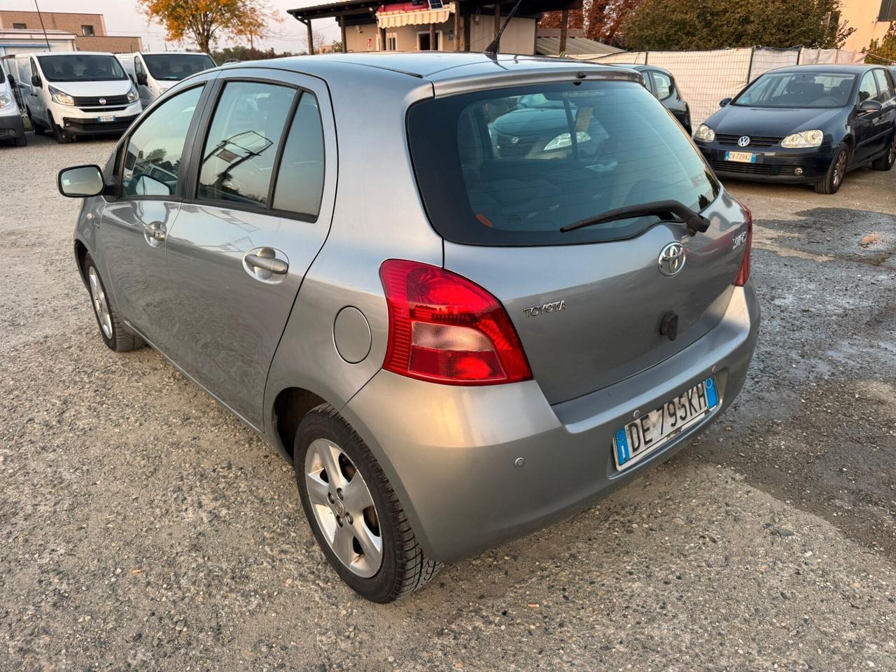Toyota Yaris 1.4 5 porte M-MT Sol CAMBIO AUTOMATICO