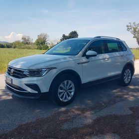 Volkswagen Tiguan 2.0 TDI SCR Life km 27.000 pari al nuovo
