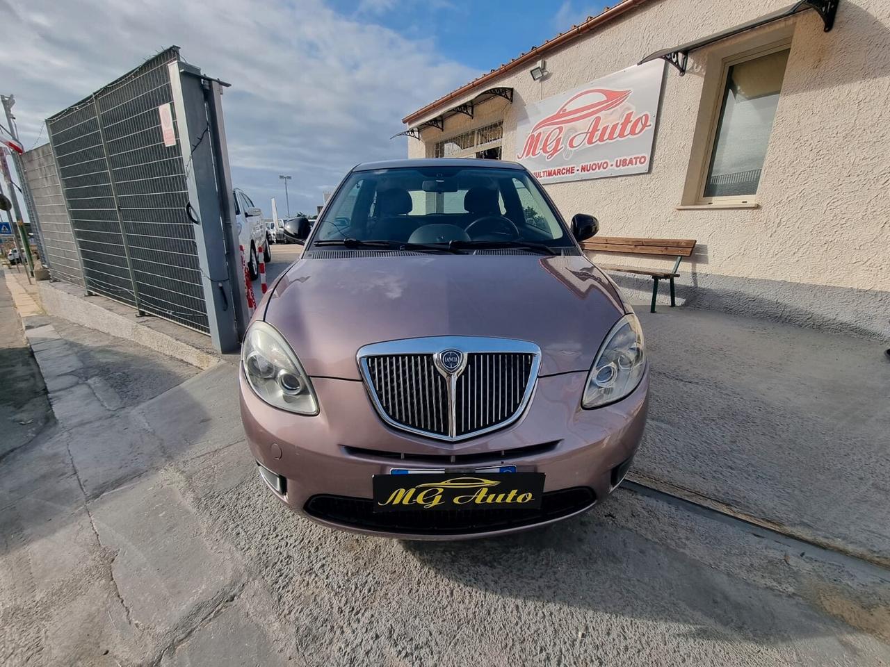 Lancia Ypsilon 1.3 MJT 75 CV Diva