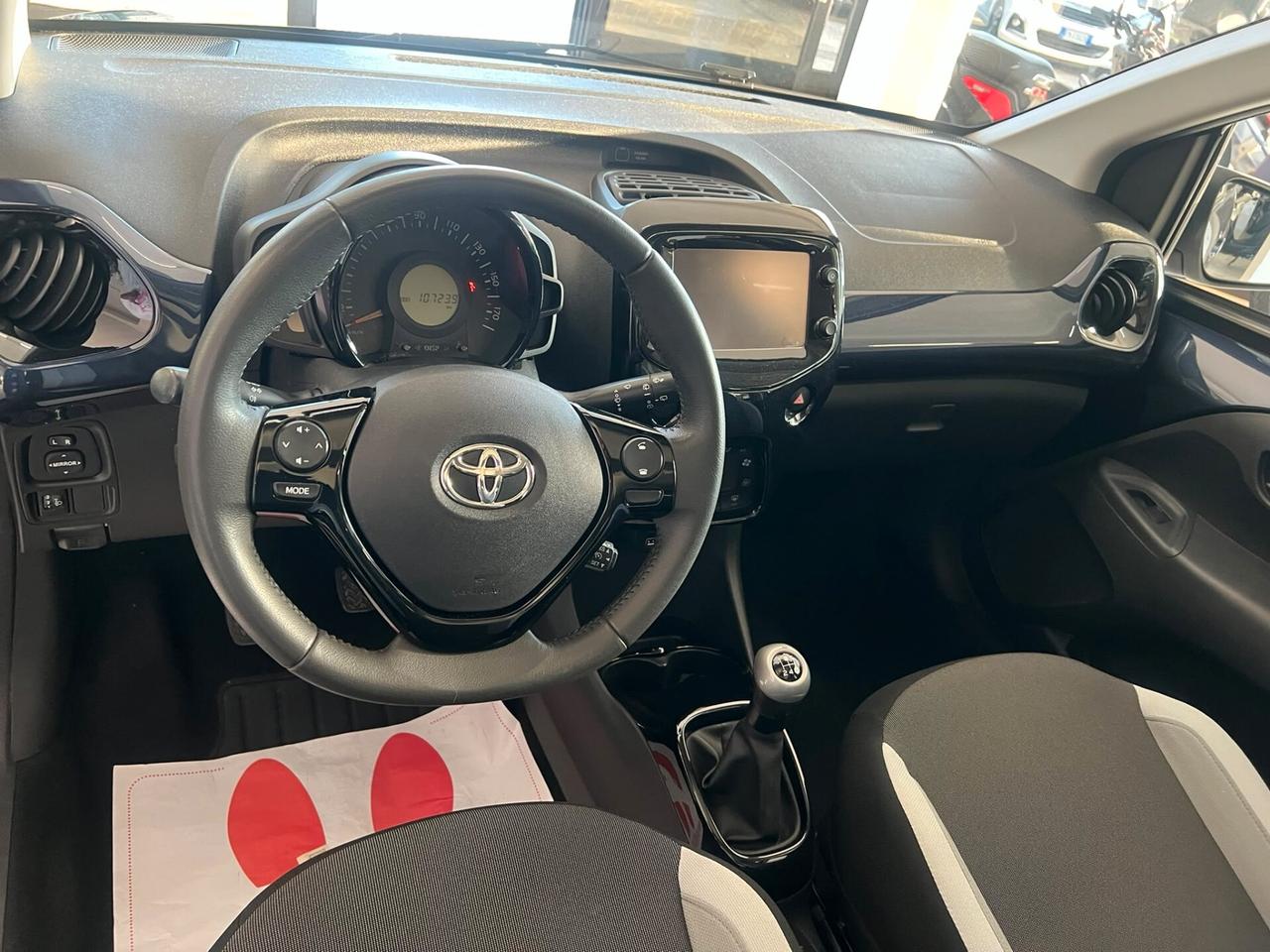 Toyota Aygo 1.0 VVT-i 69 CV 5 porte x-clusiv