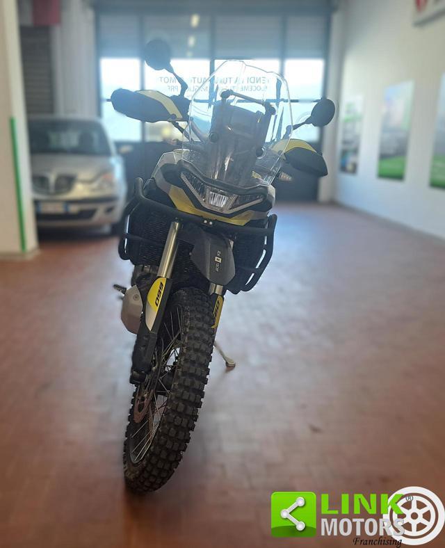 APRILIA Tuareg 660 .