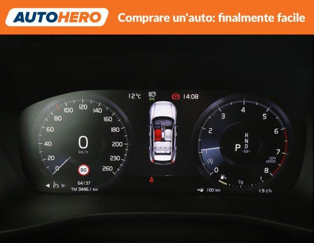 VOLVO XC40 T3 Momentum Pro