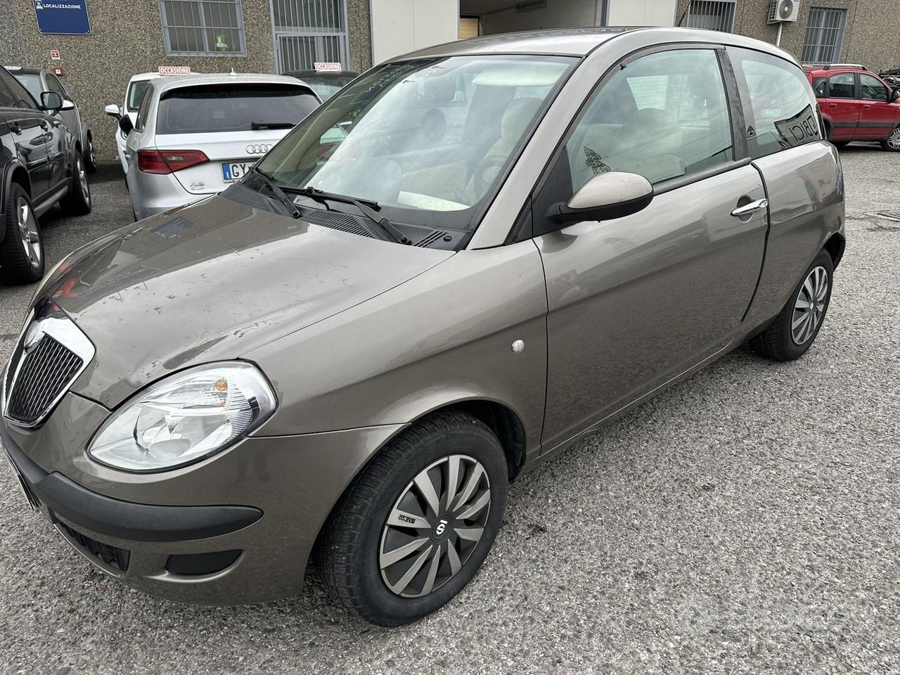 INTERNI BELLI CARROZZERIA QUALCHE SEGNO