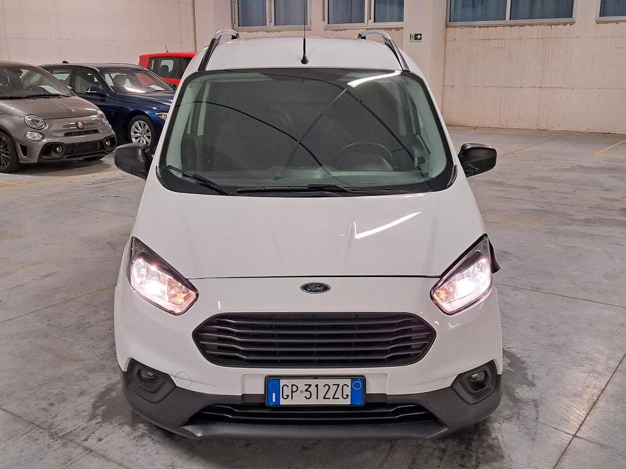 Ford Transit Courier Van 1500 TDCi 75CV Trend *INCIDENTATO*