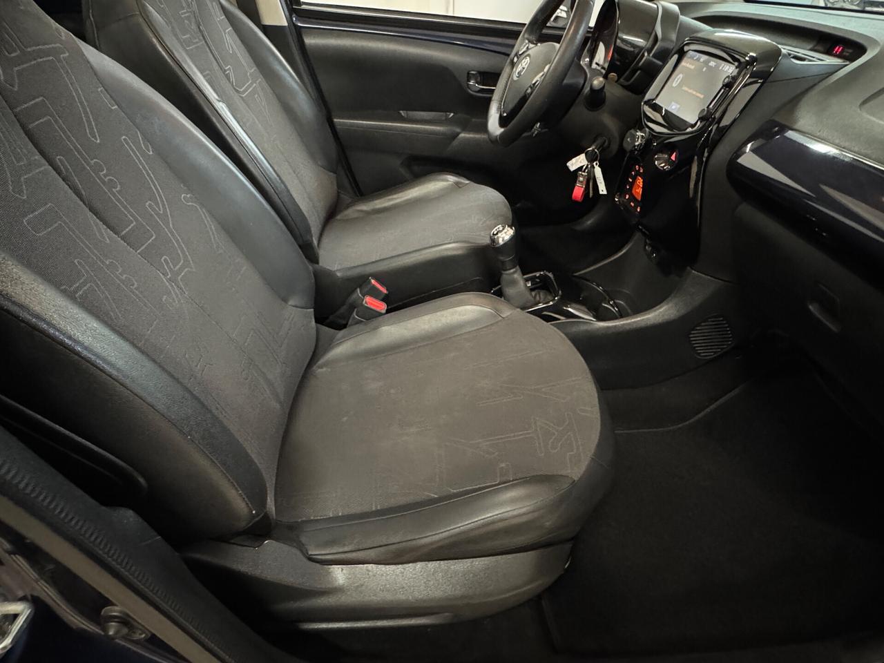 Toyota Aygo 1.0 VVT-i 69 CV 5p Camera Tetto Cruise Pelle