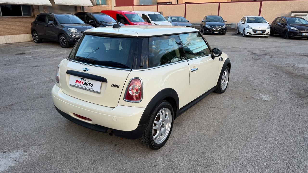 Mini 1.6 16V One (55kW)