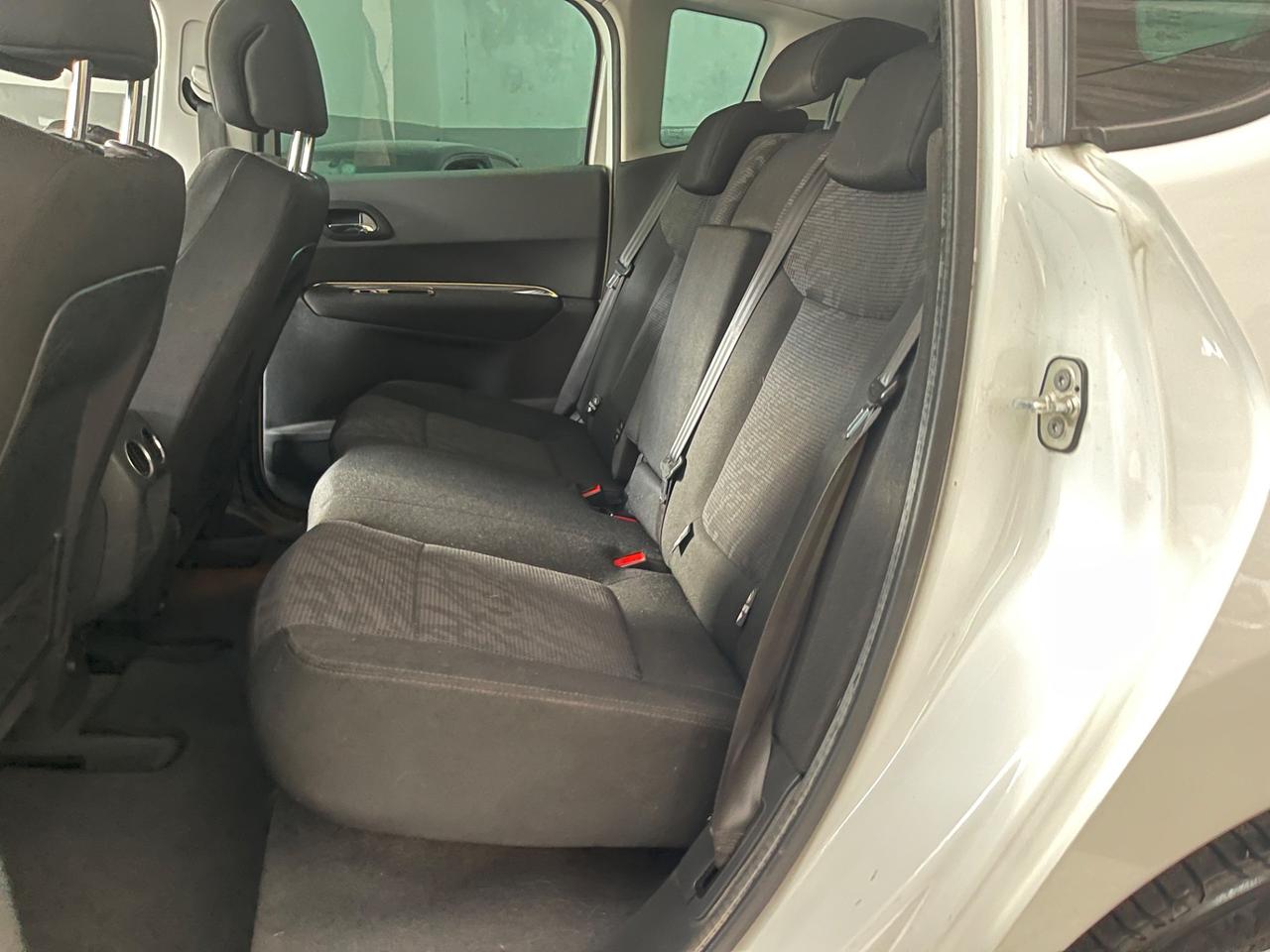 Peugeot 3008 1.6 HDi 110CV cambio robotizzato Premium