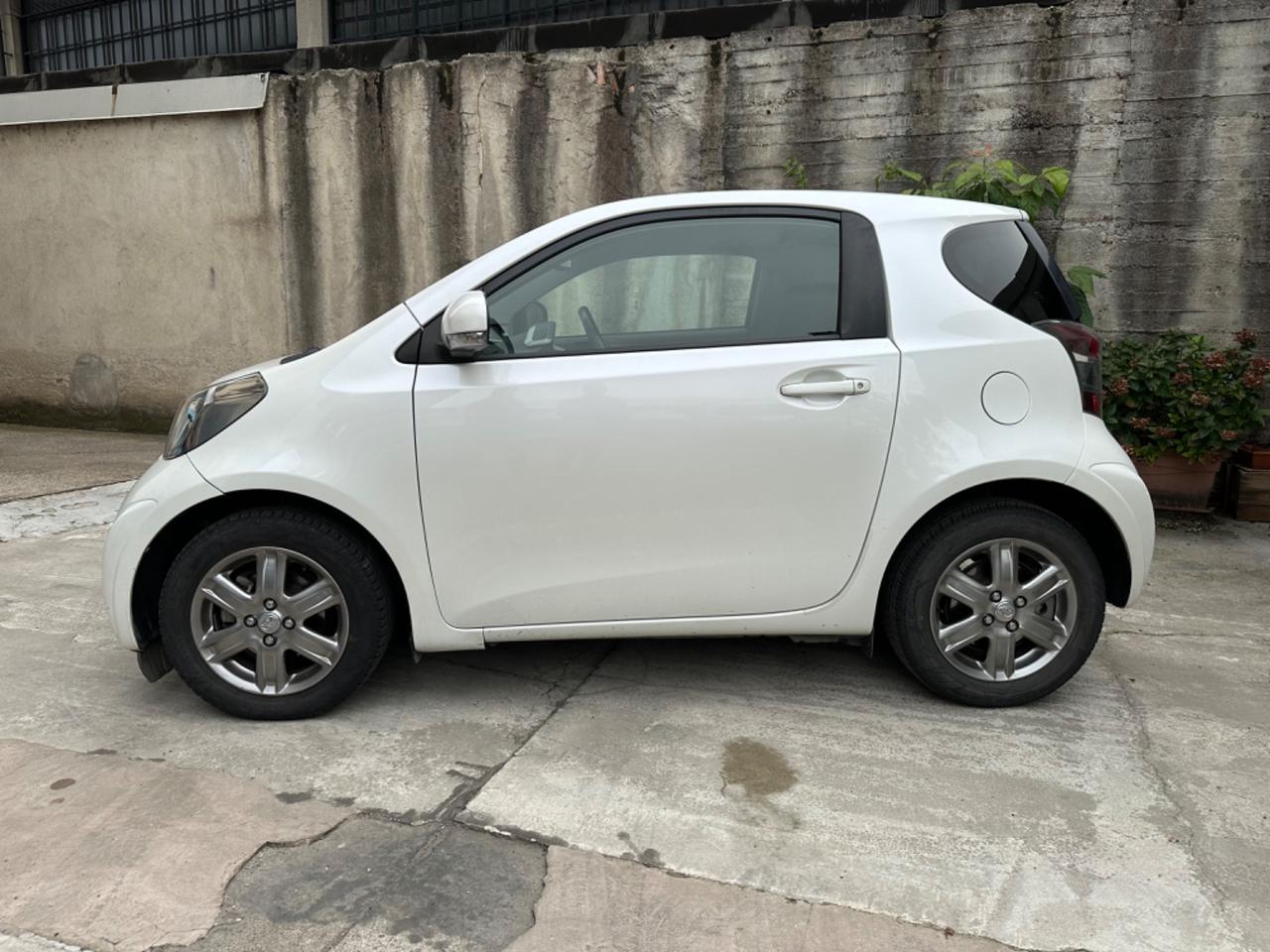 Toyota iQ 1.0 Sol - Autonavigli