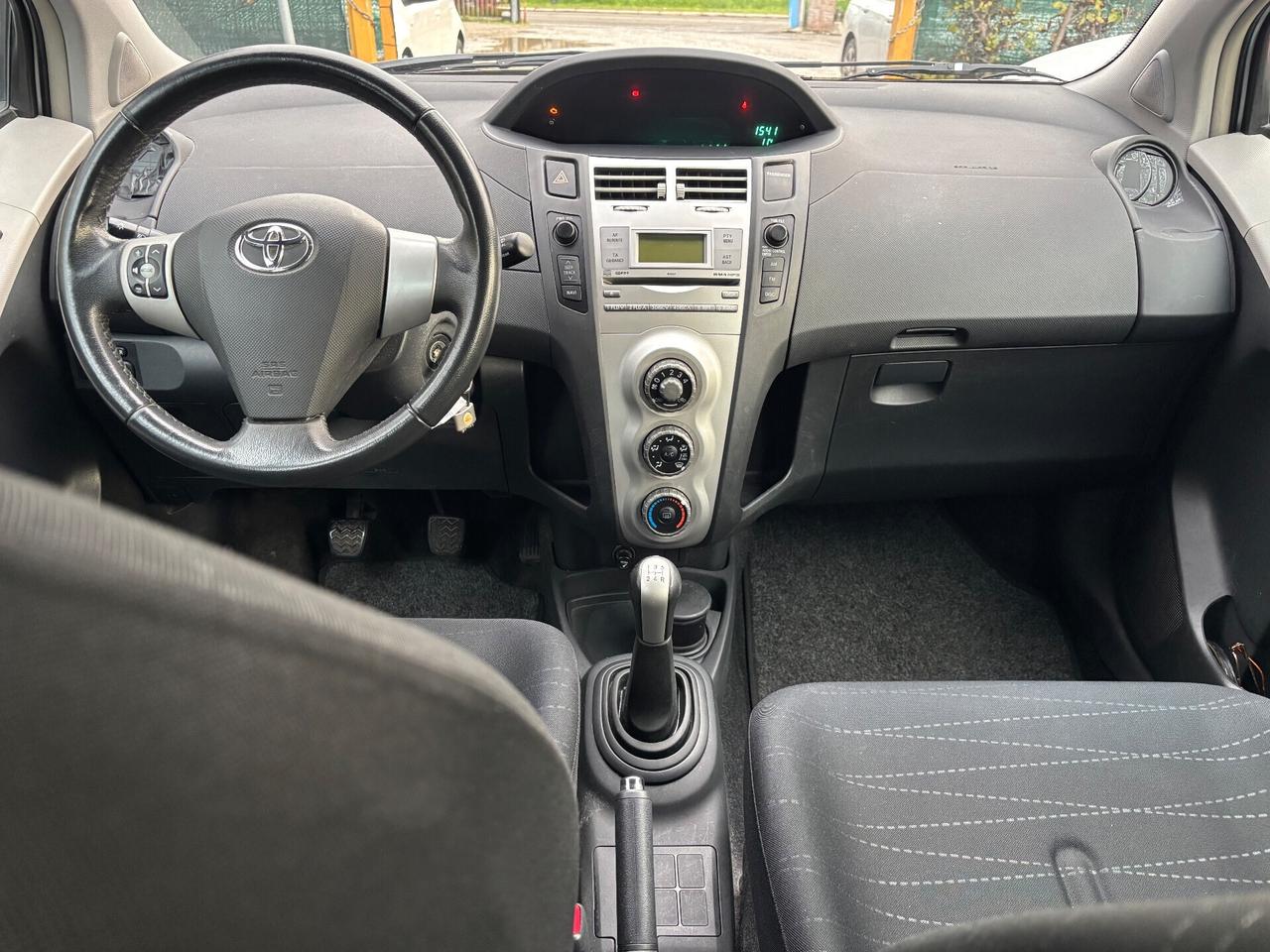 Toyota Yaris 1.3 5 porte sol OK NEOPATENTATI