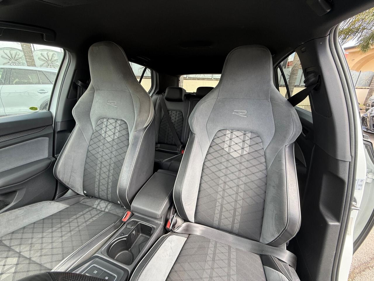 Volkswagen Golf 1.5 TSI 150 CV EVO ACT R-Line