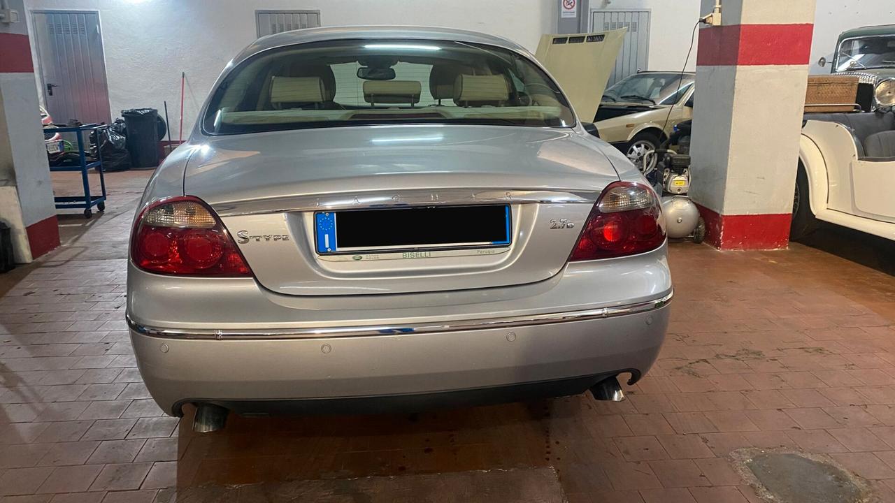 Jaguar S-Type 2.7
