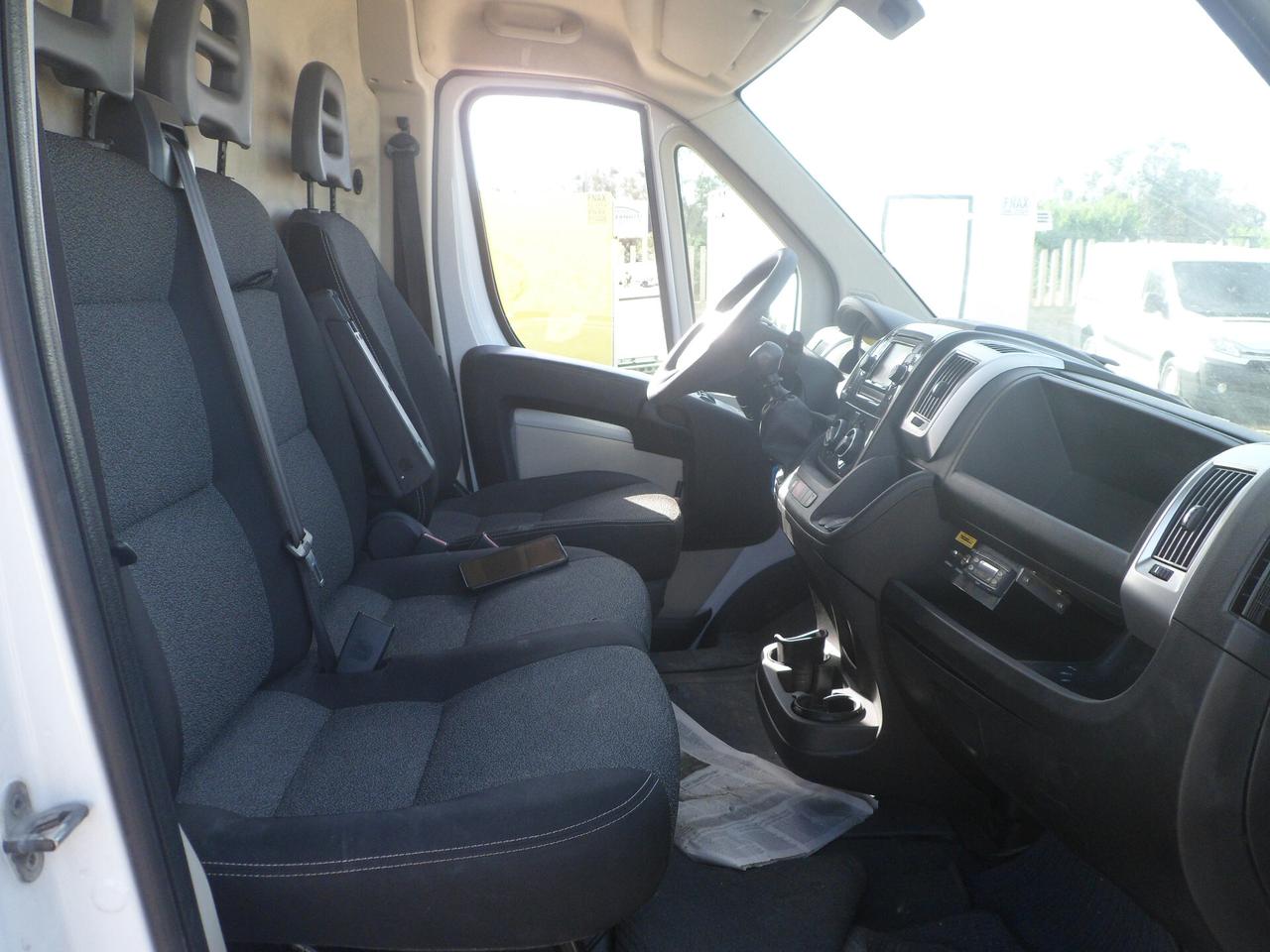 Fiat Ducato furgone medio frigo coibentato